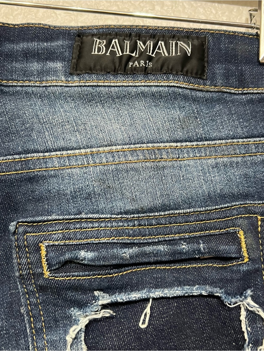 Balmain Shorts Size 28 - Picture 3 of 6